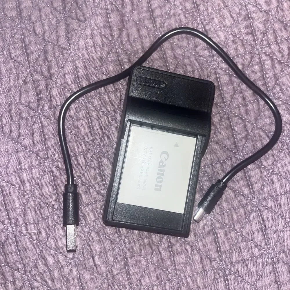 Canon IXY DIGITAL 70 Compact Digital Camera 14MP, Tested Working With Charger
